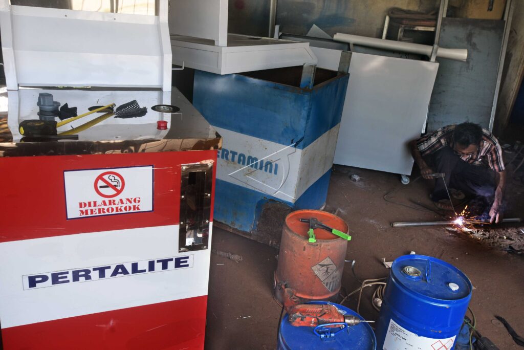 PENJUALAN KIOS BBM PERTAMINI MAKIN MARAK