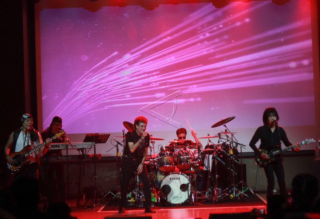 GOD BLESS TRAVEL CONCERT