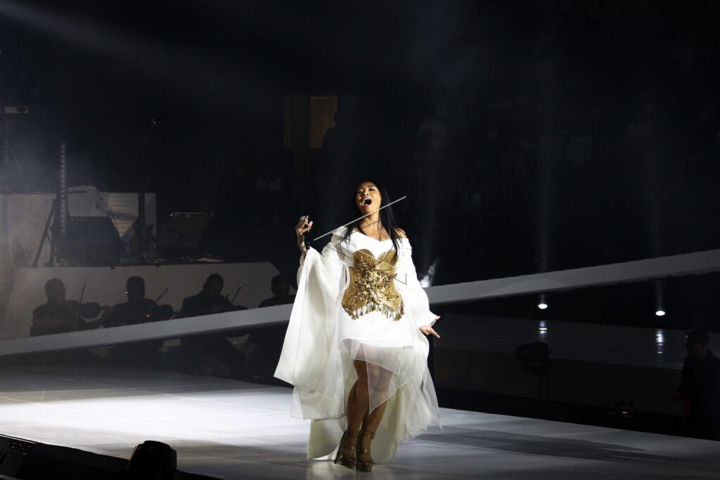 ANGGUN C SASMI SOLO CONCERT