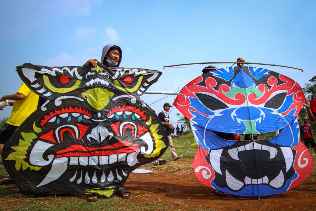KONTES LAYANG-LAYANG