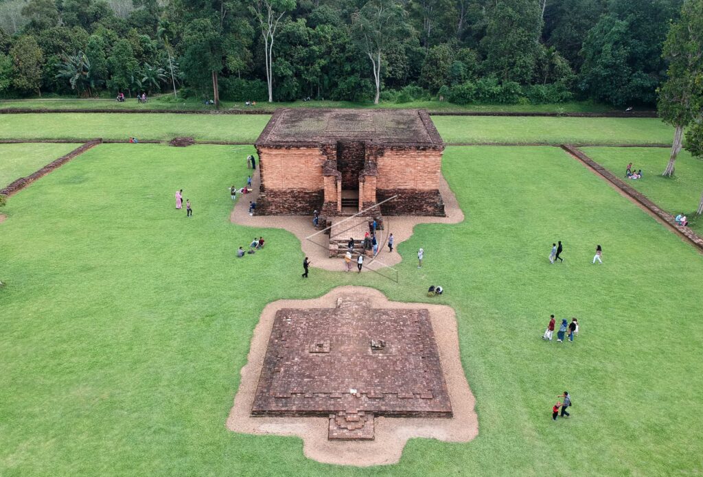 MUARAJAMBI TEMPLE AREA
