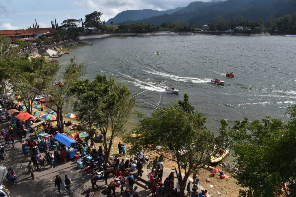 LAKE SARANGAN
