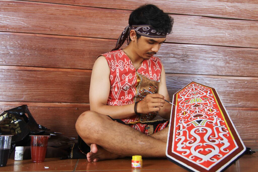 PAINT THE DAYAK SHIELD