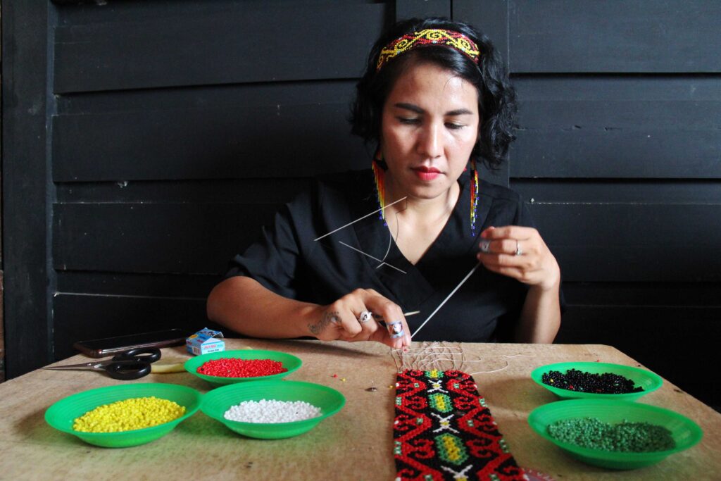 DAYAK WEAVING COMPETITION