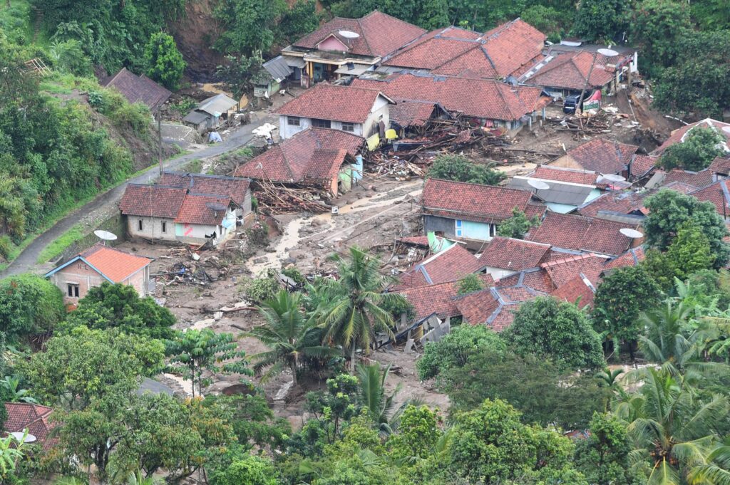LONGSOR DI SUKAJAYA BOGOR