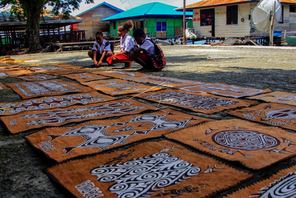 COMBOU WOODEN LEATHER PAINTING