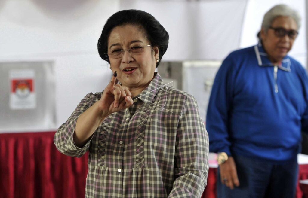 MEGAWATI AND TAUFIK KIEMAS
