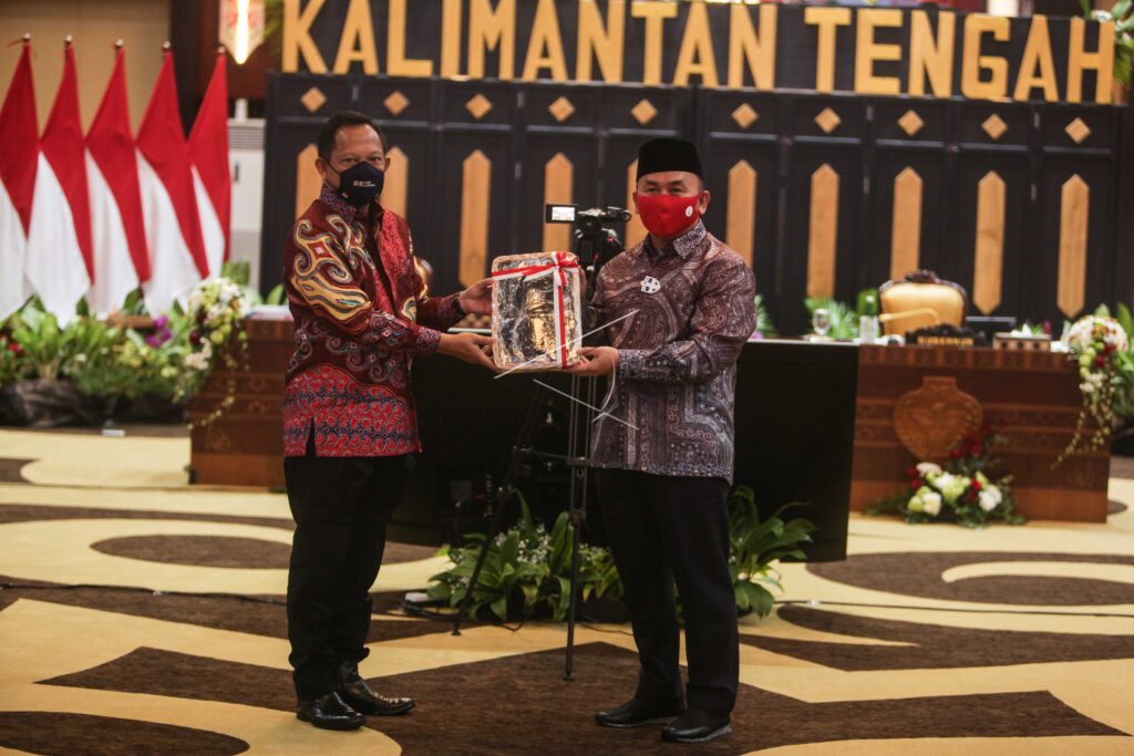 MENDAGRI MEMBAHAS PERSIAPAN PILKADA SERENTAK DI KALTENG