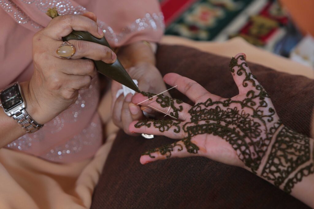 ACEH’S CULTURE OF CARVING HENNA
