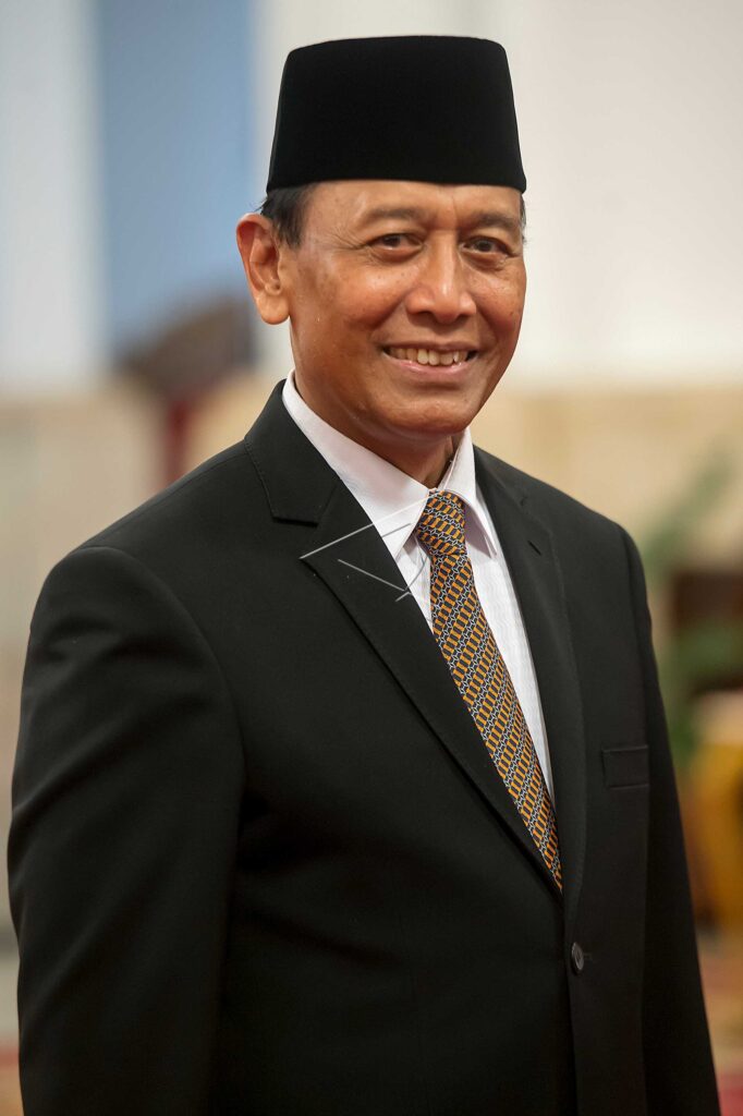 MENTERI HASIL PEROMBAKAN KABINET