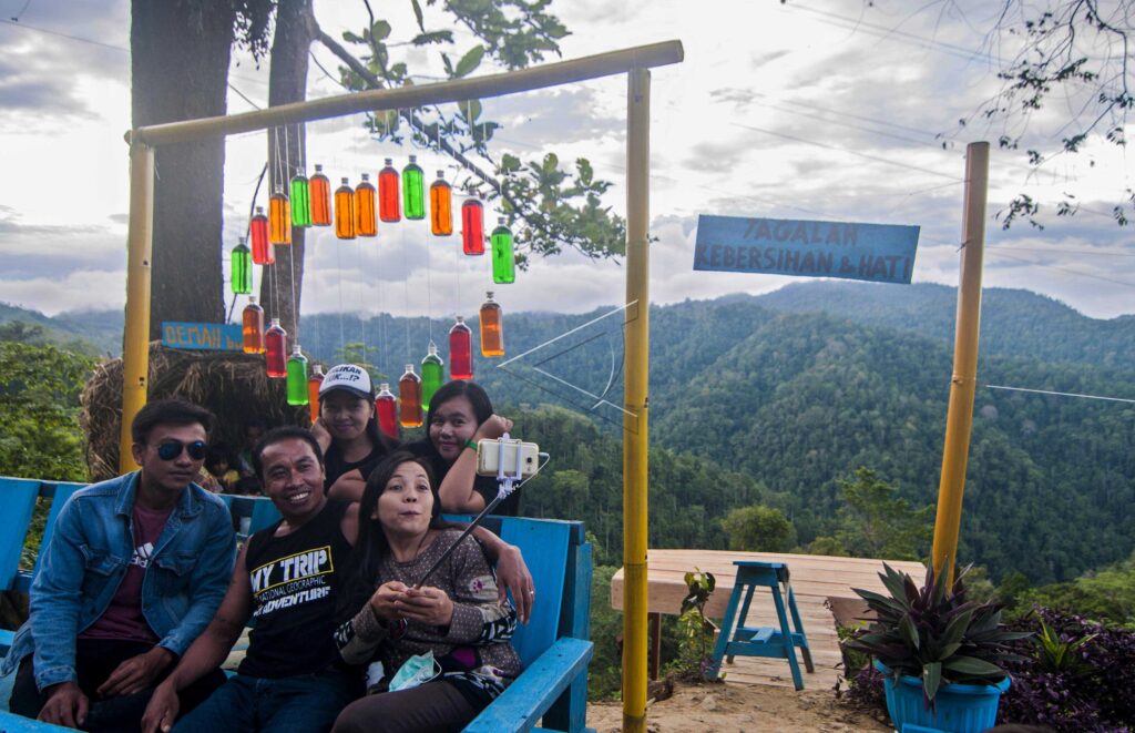 TOURIST AREA AT TRANS SULAWESI ROAD
