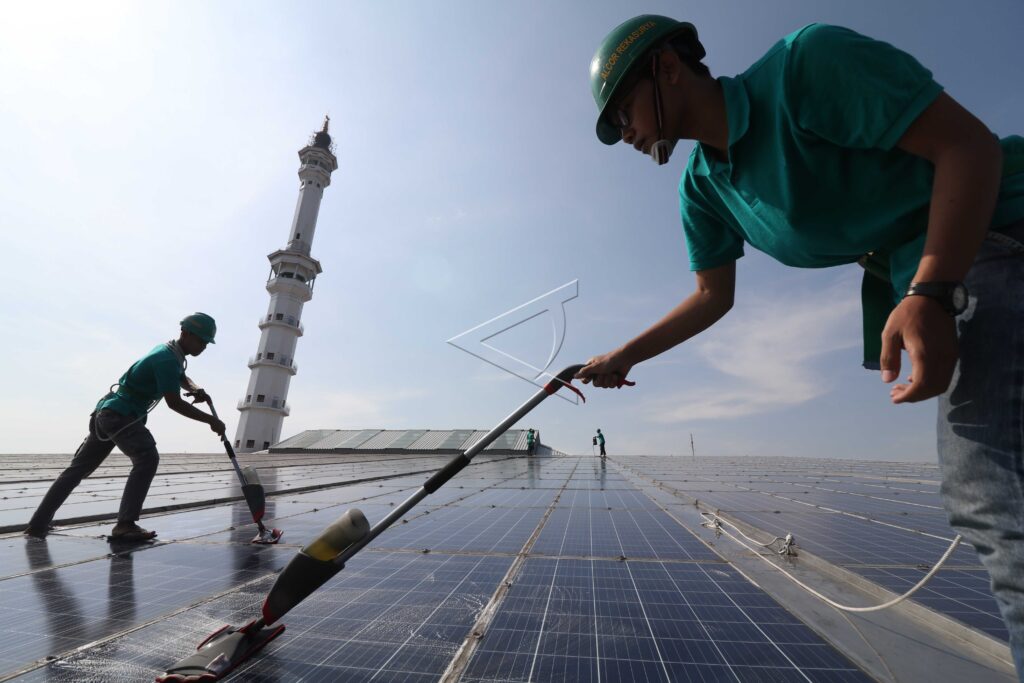 SOLAR POWER PLANT IN ISLAMIC BOARDING SCHOOL