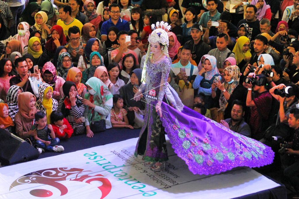 TRADITIONAL BRIDAL FASHION SHOW