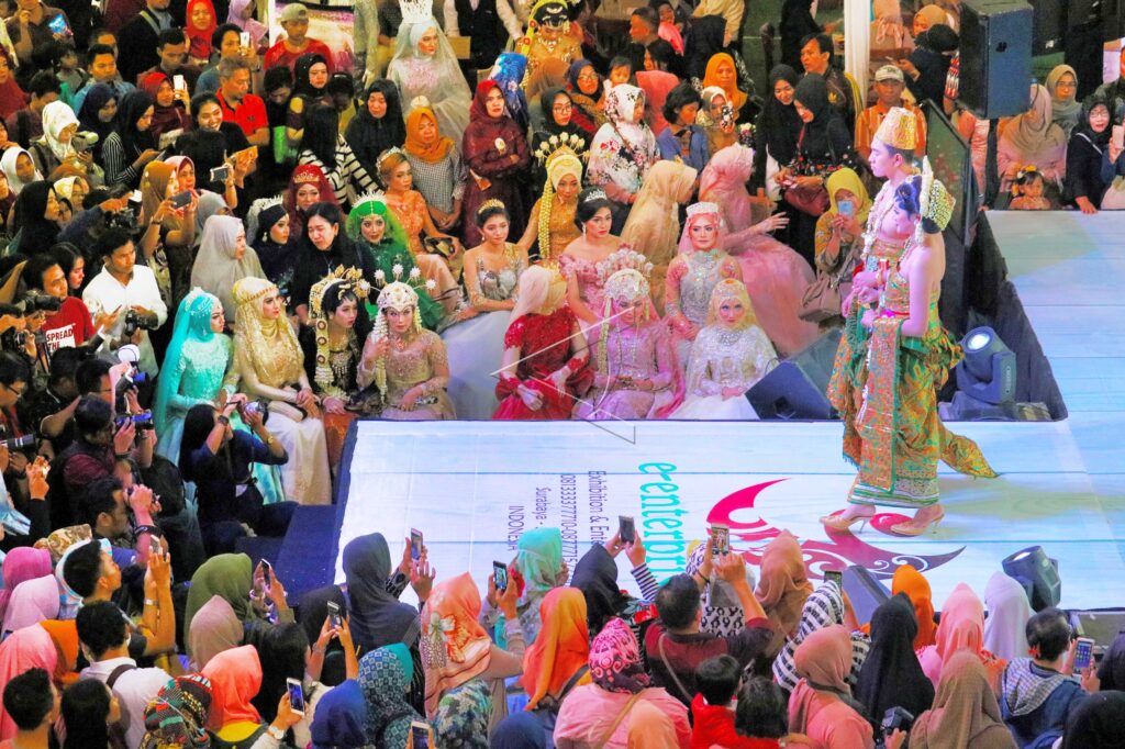 TRADITIONAL BRIDAL FASHION SHOW