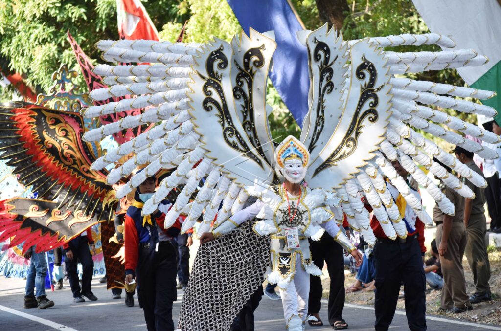 Cultural Parade of the East Java Red Cross Youth