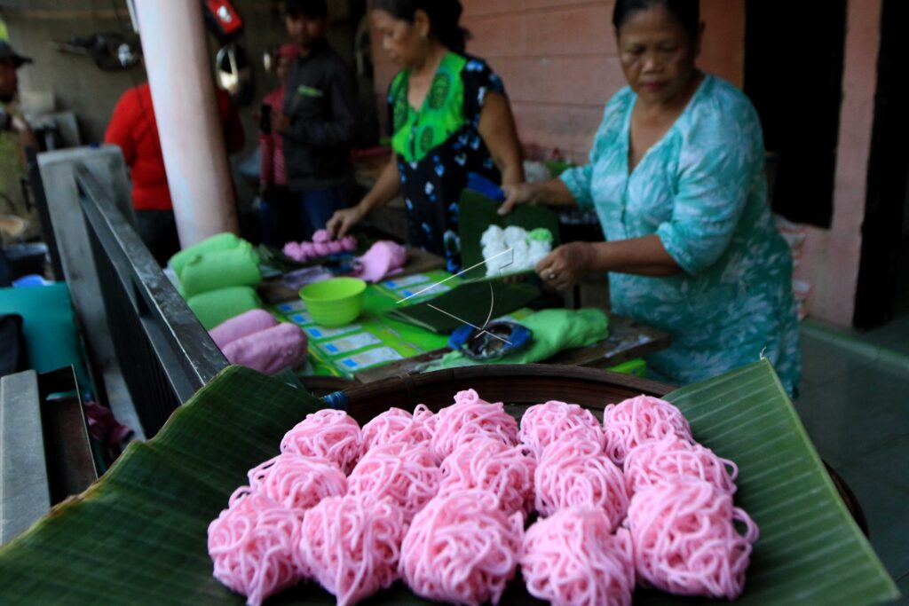 PATOLA: RAMADAN FOOD IN BANYUWANGI