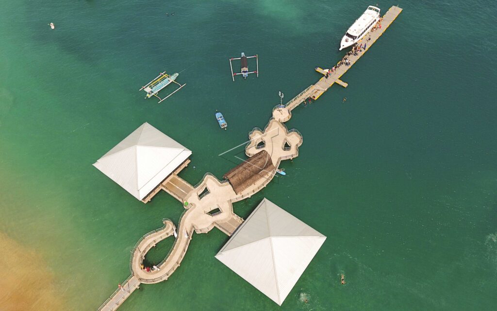 SENGGIGI PORT IN LOMBOK