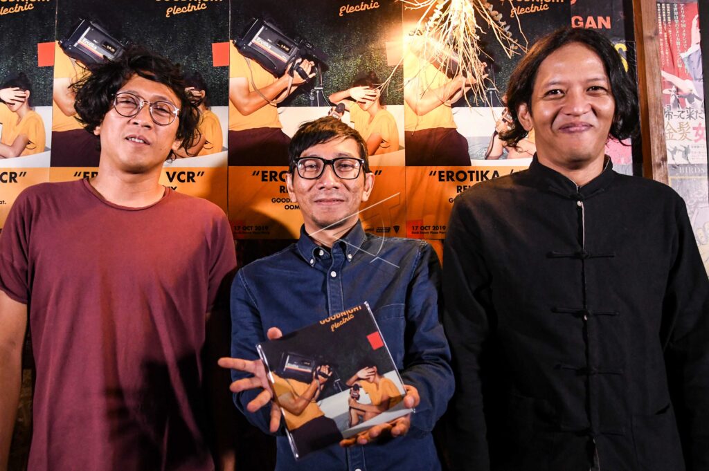 ELECTRIC VINYL GOODNIGHT LAUNCH