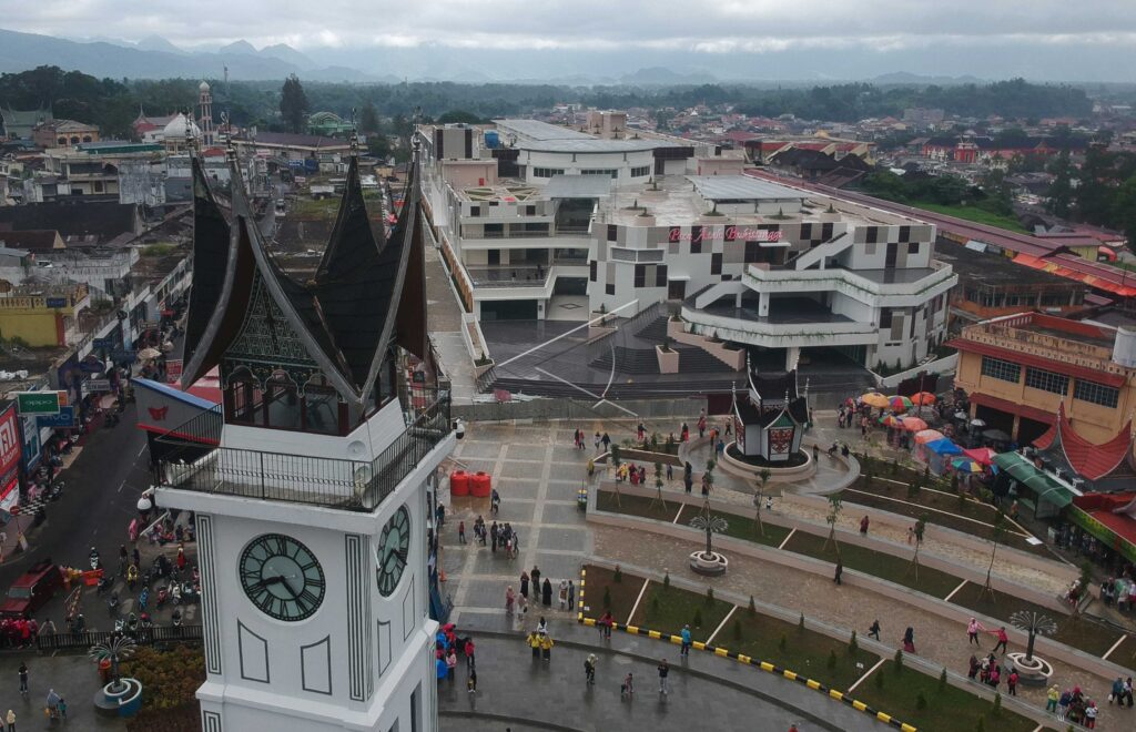 PEMBANGUNAN PASA ATEH RAMPUNG