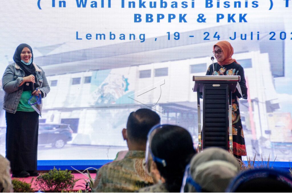 PEMBEKALAN PELATIHAN INKUBASI BISNIS