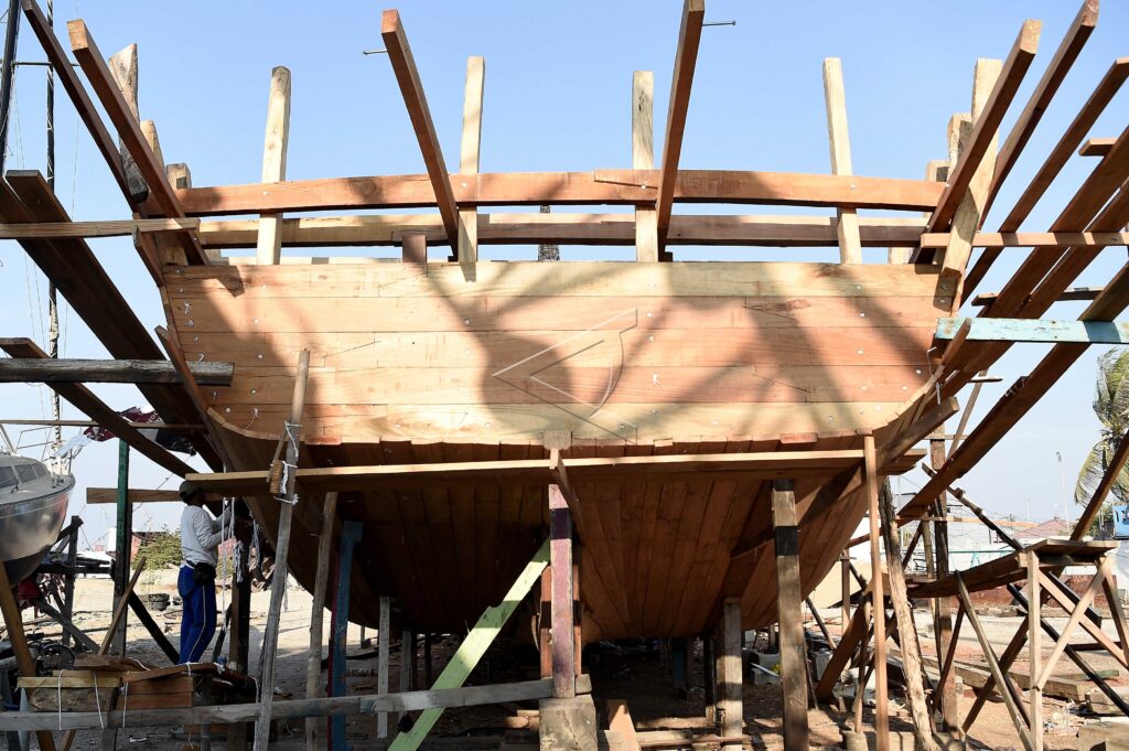 MOTOR BOAT MAKING PROCESS