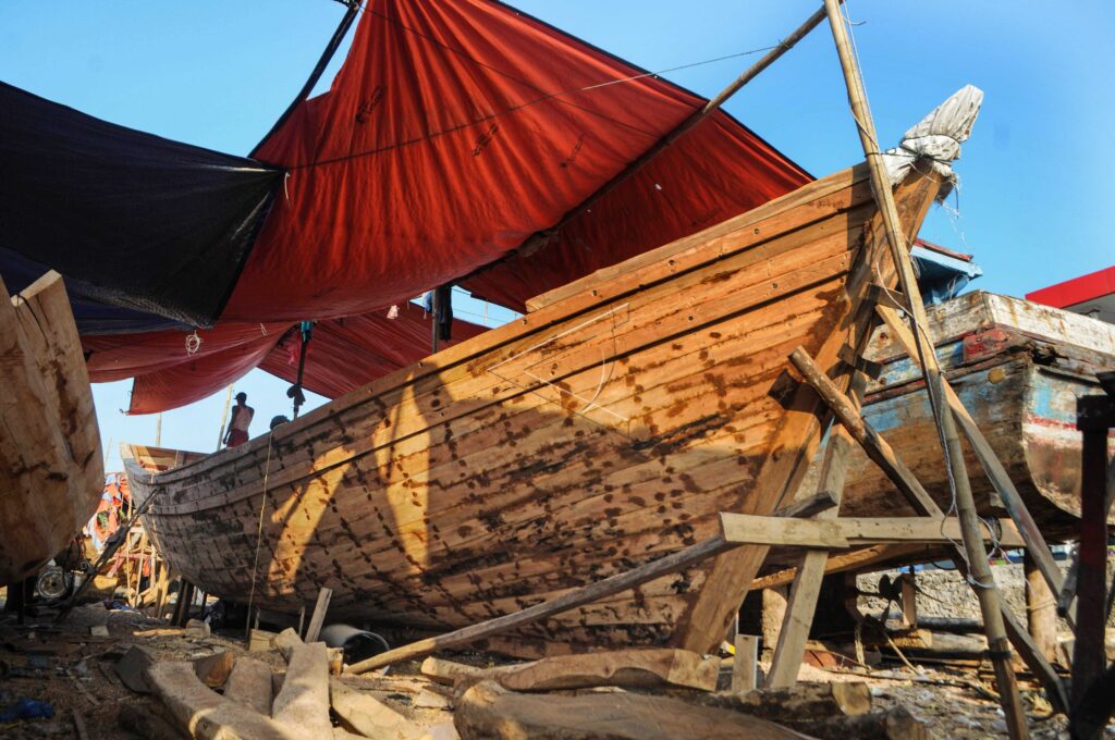FISHING BOAT MAKING PROCESS