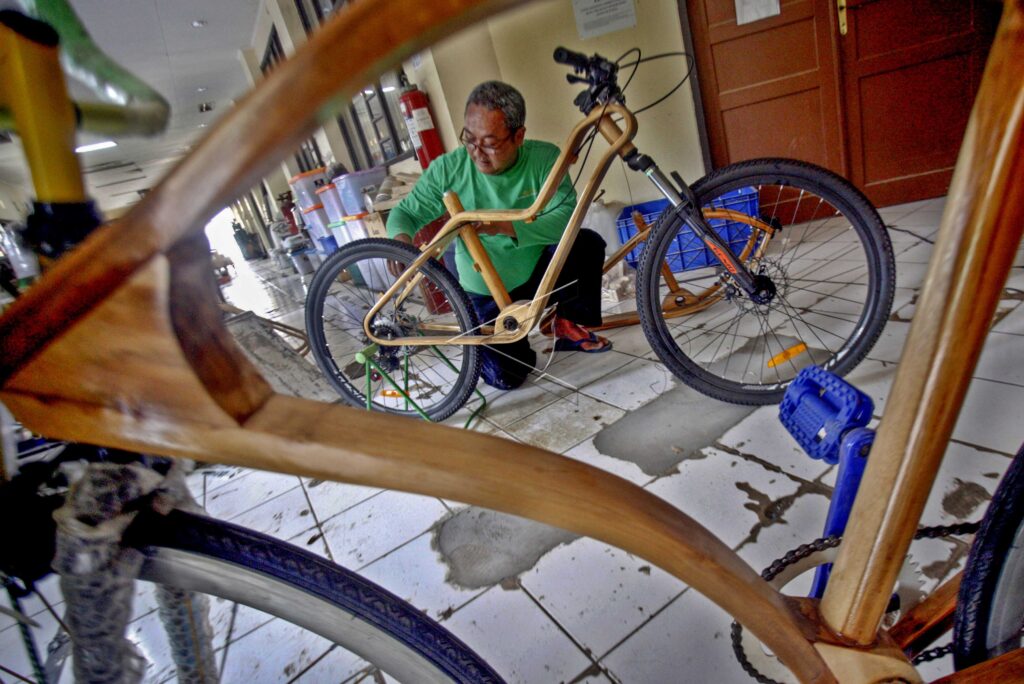 WOODEN BICYCLE PRODUCTION