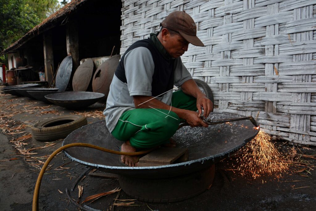 PEMBUATAN WAJAN JUMBO