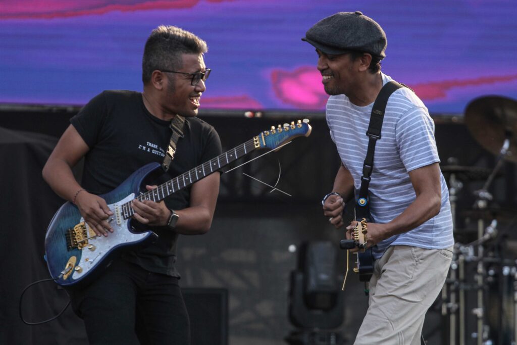 GLENN FREDLY IN MUSIC FOR THE REPUBLIC