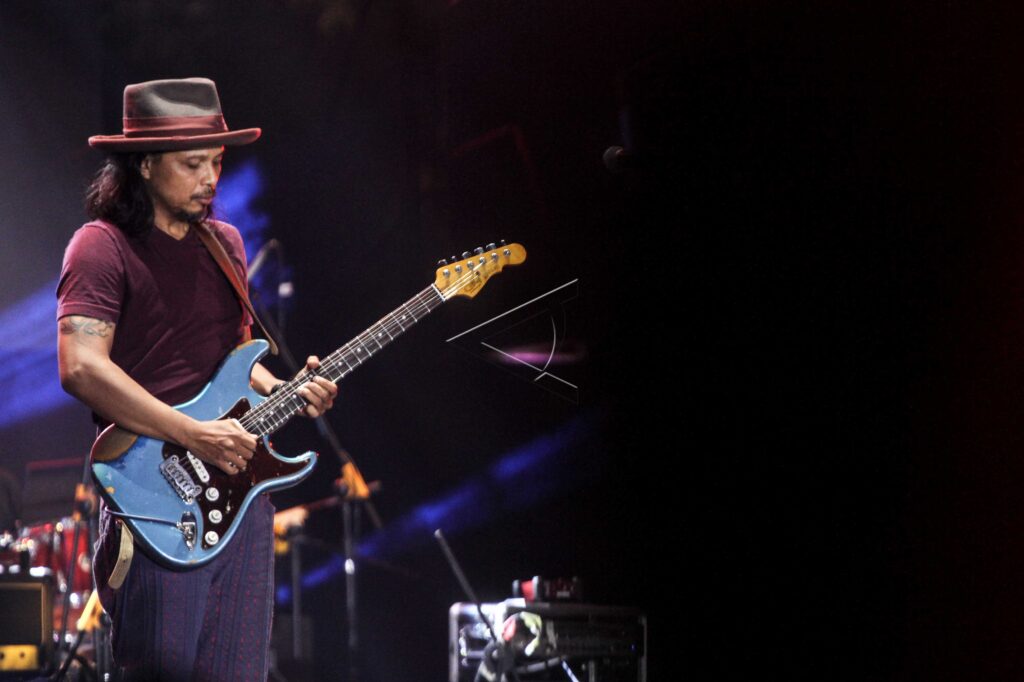 GUGUN GBS IN MUSIC FOR THE REPUBLIC