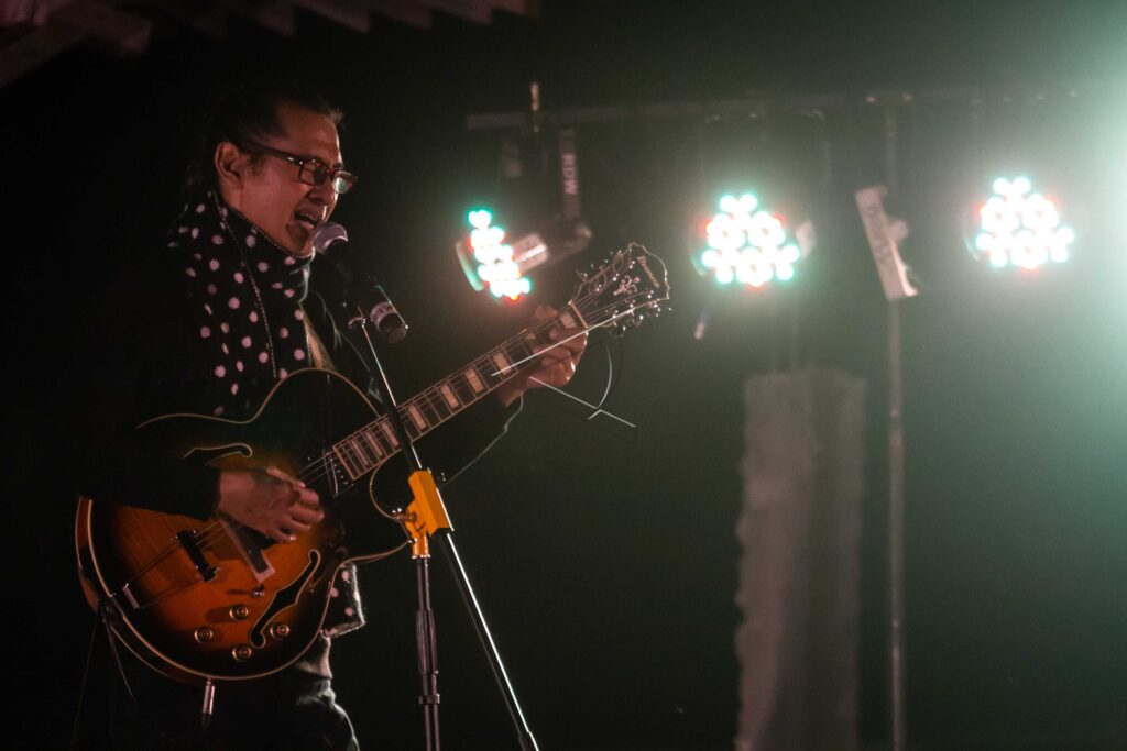 MUS MUJIONO IN PINGGIRROWO JAZZ