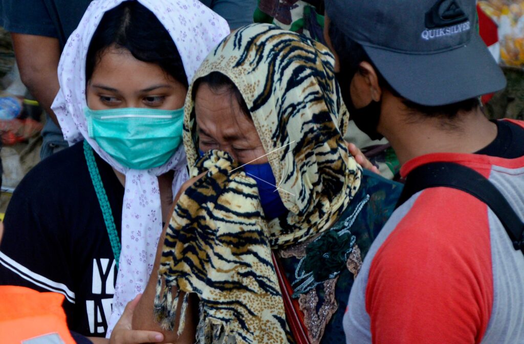 PENCARIAN KORBAN BANJIR BANDANG DI LUWU UTARA