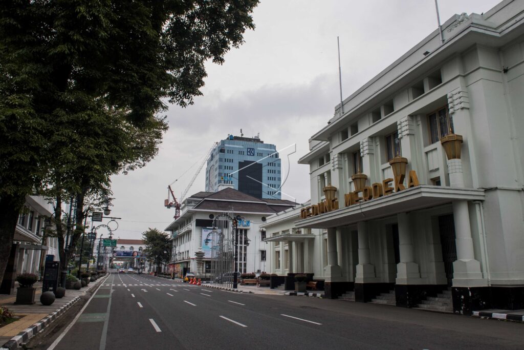 JELANG PENERAPAN PSBB DI BANDUNG RAYA