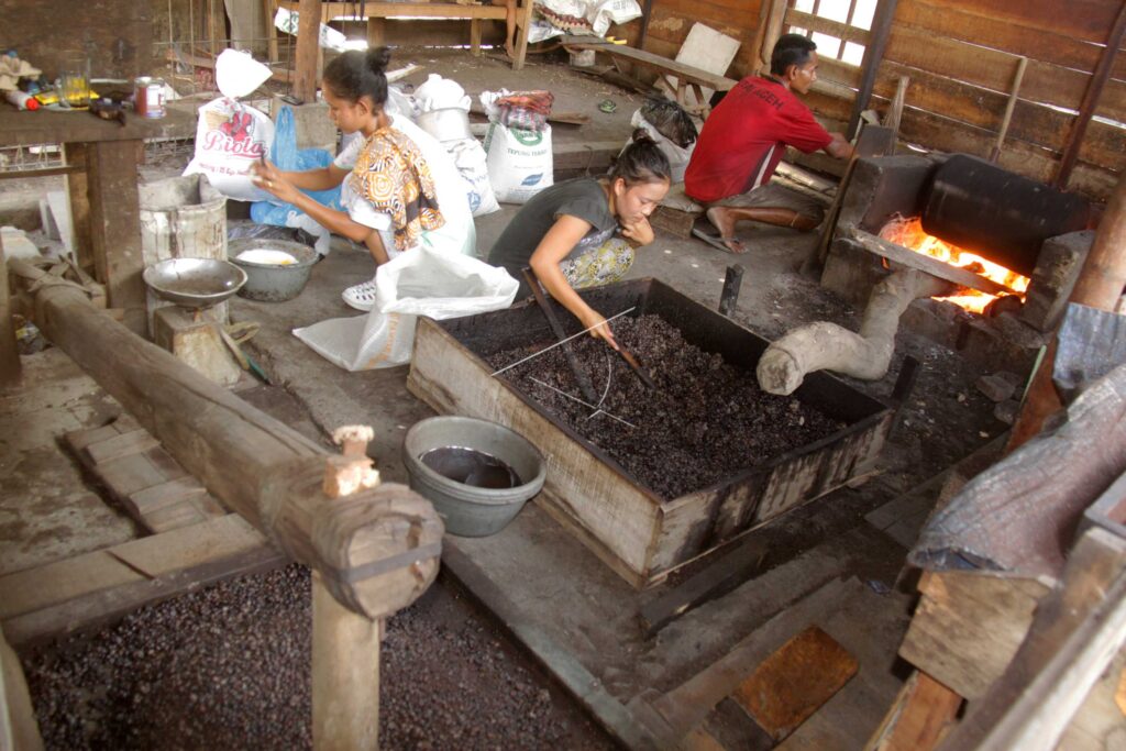 ACEH COFFEE TRADITIONAL PROCESSING