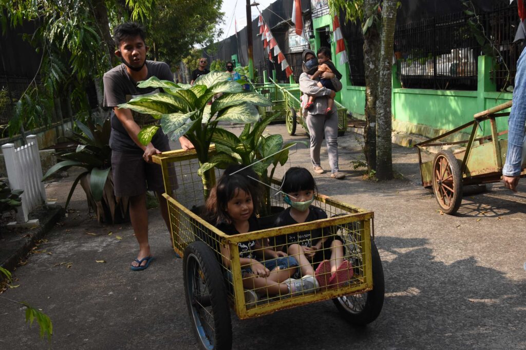PENJUALAN TANAMAN HIAS MENINGKAT