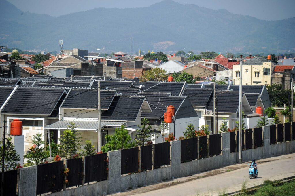 PENYALURAN PEMBIAYAAN PERUMAHAN