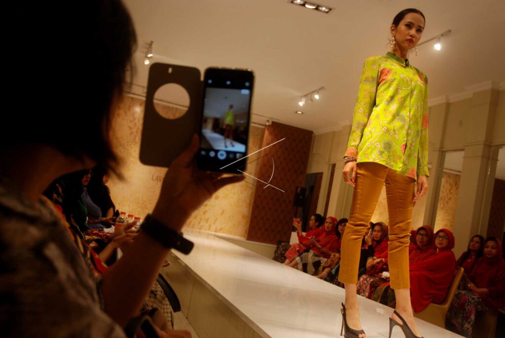 BATIK FASHION SHOW