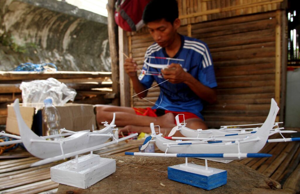 MINIATURE SANDEQ BOAT