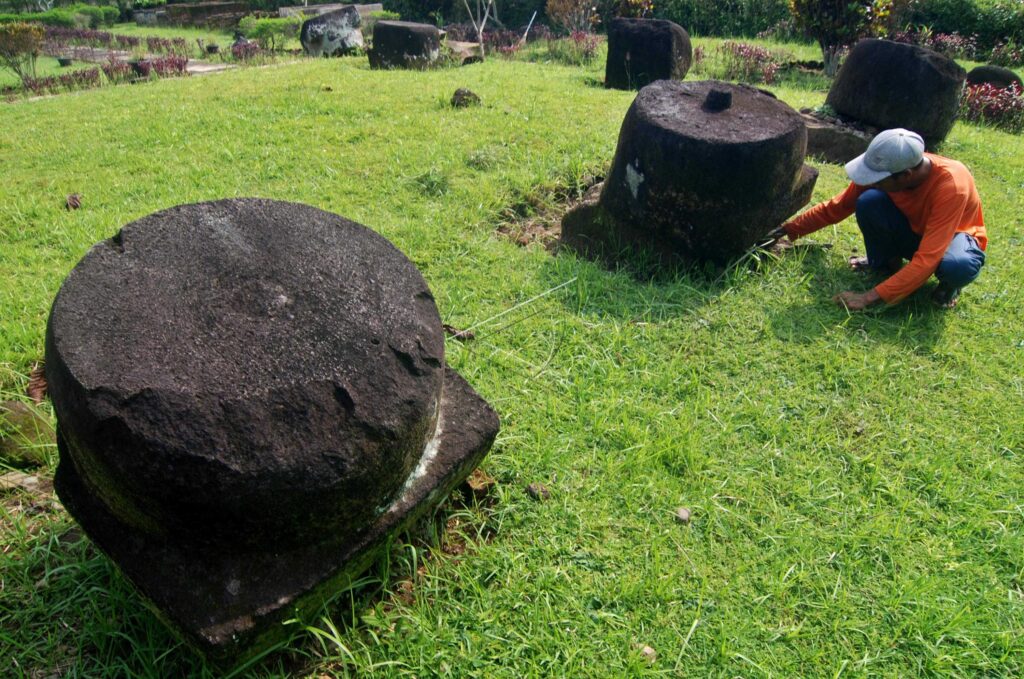 Watu Gudig Heritage Site