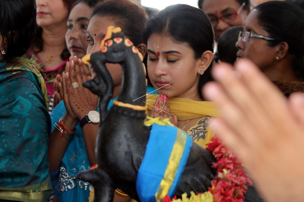Tamil Hindu Pray On Thaipusam