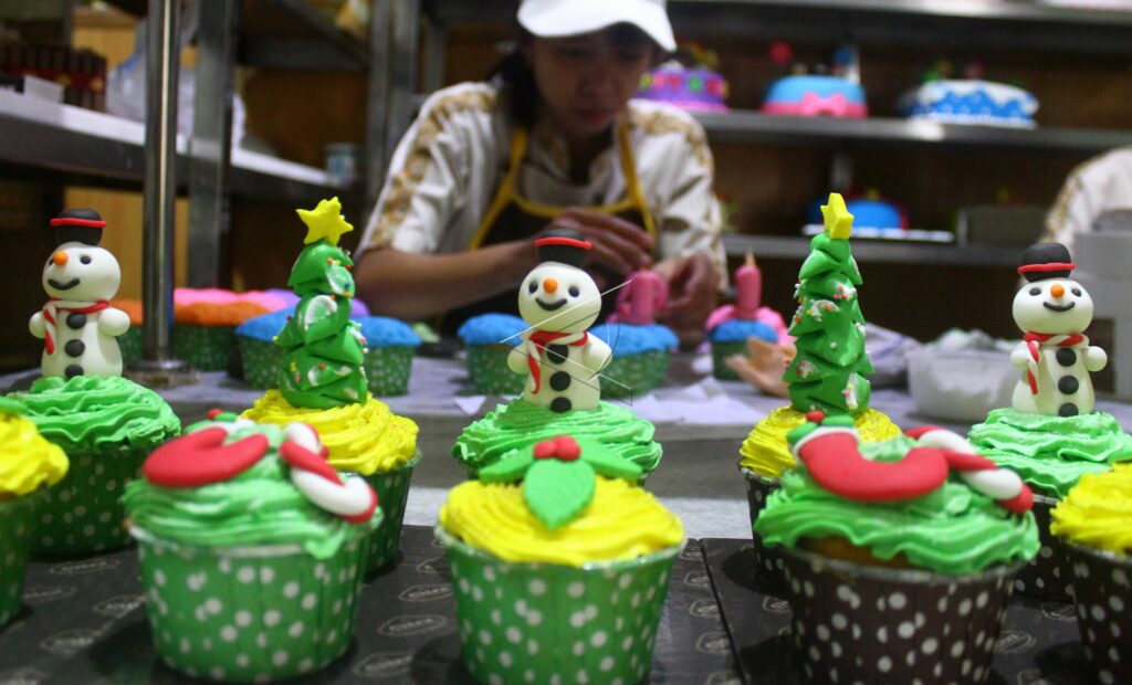 CHRISTMAS CAKE