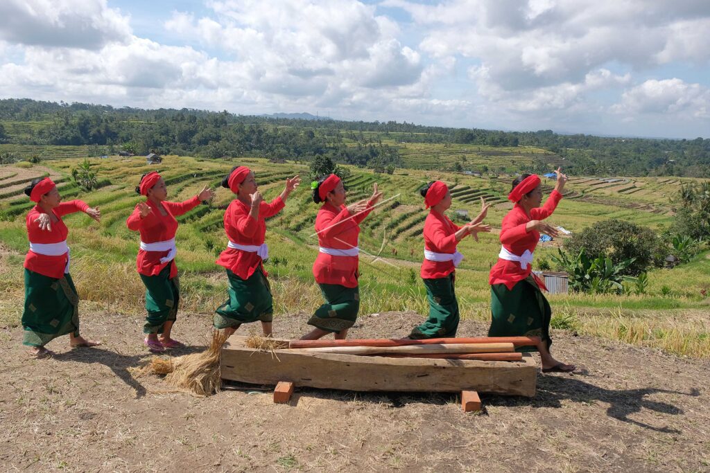 NUMBUG LESUNG DANCE PERFORMANCE