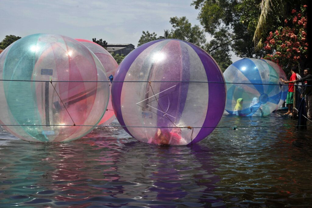 LAKE CILODONG WATER RIDES