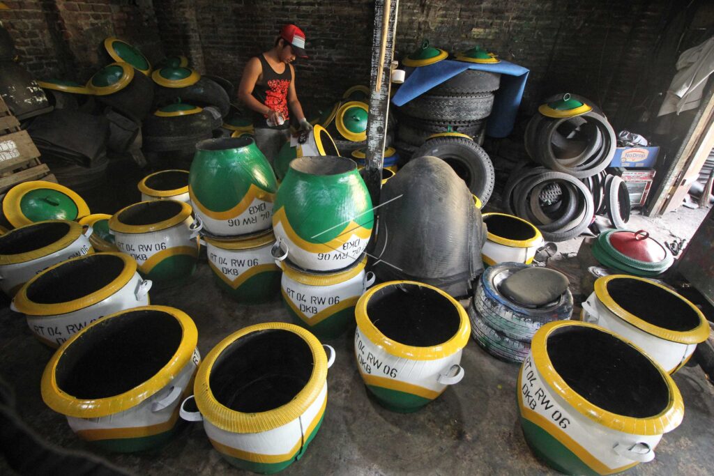 KERAJINAN BAK SAMPAH