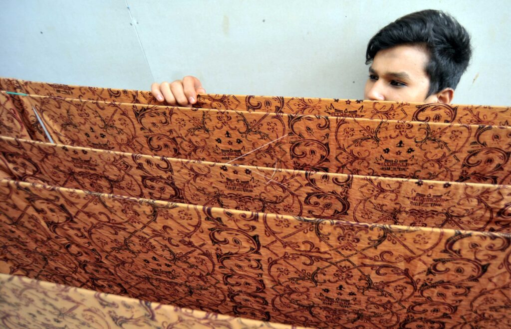 CLAY BATIK PRODUCTION