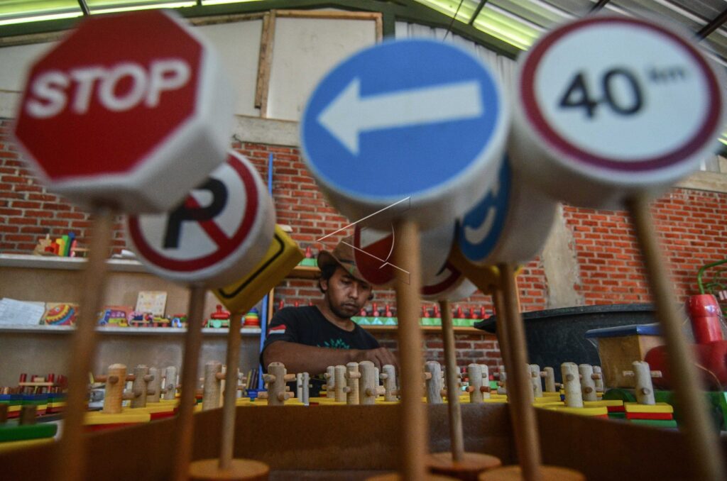 PRODUKSI PERMAINAN EDUKATIF ANAK