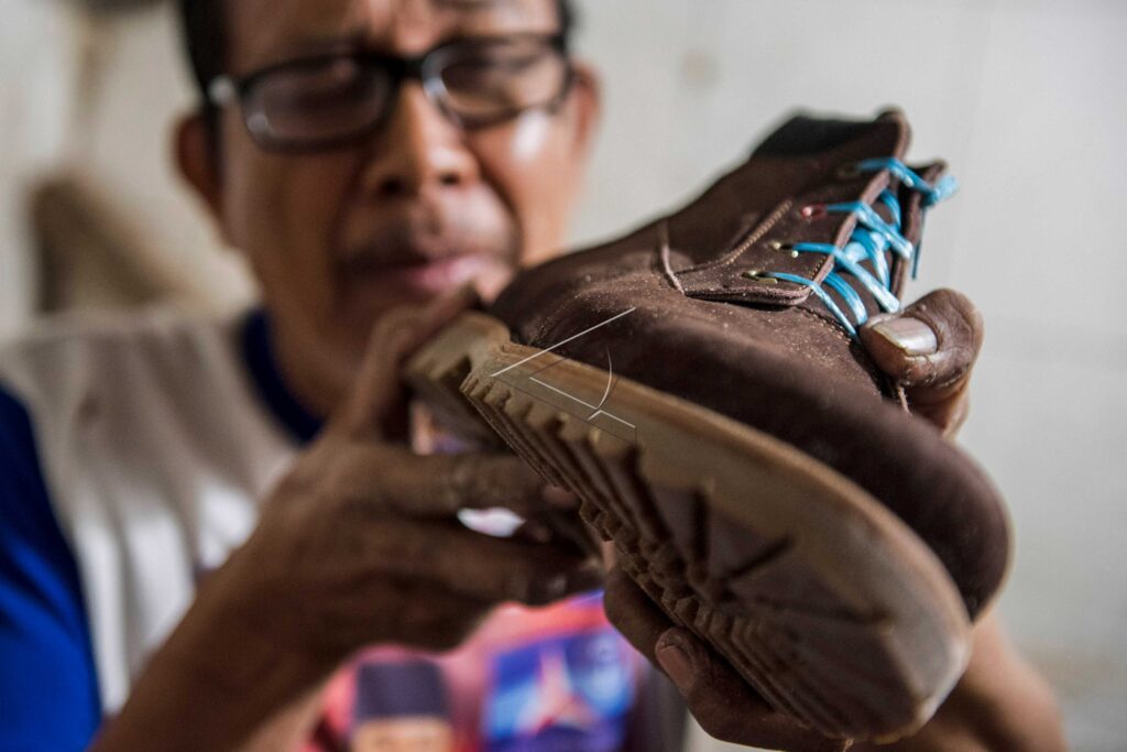 SNEAKER LEATHER SHOES PRODUCTION