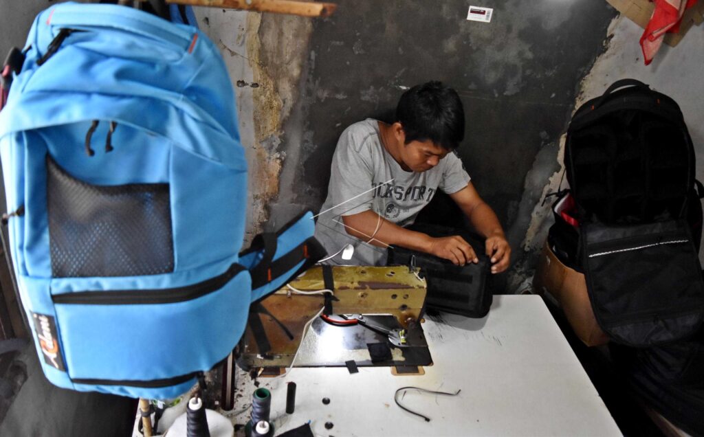 CAMERA BAG PRODUCTION