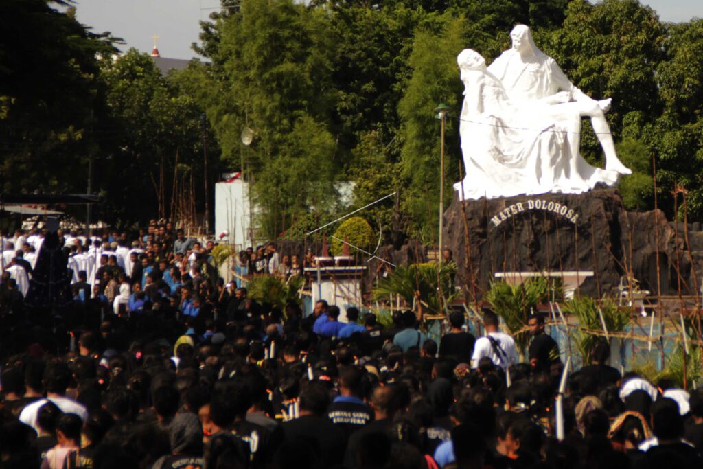 SEMANA SANTA IN LARANTUKA