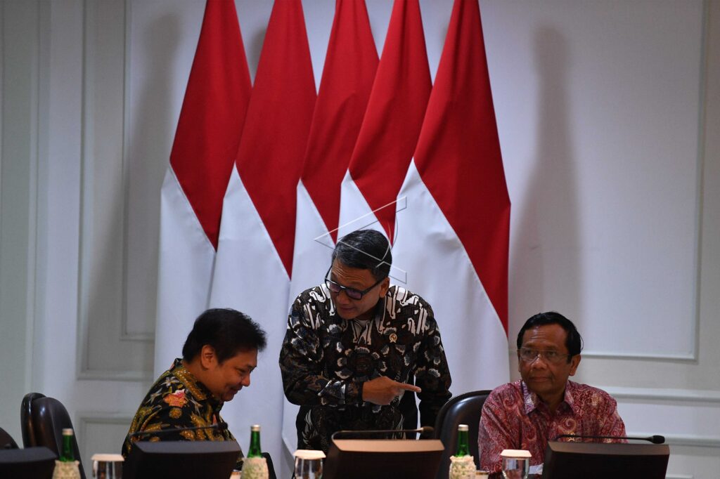 RATAS AKSELERASI PENINGKATAN PERINGKAT KEMUDAHAN BERUSAHA